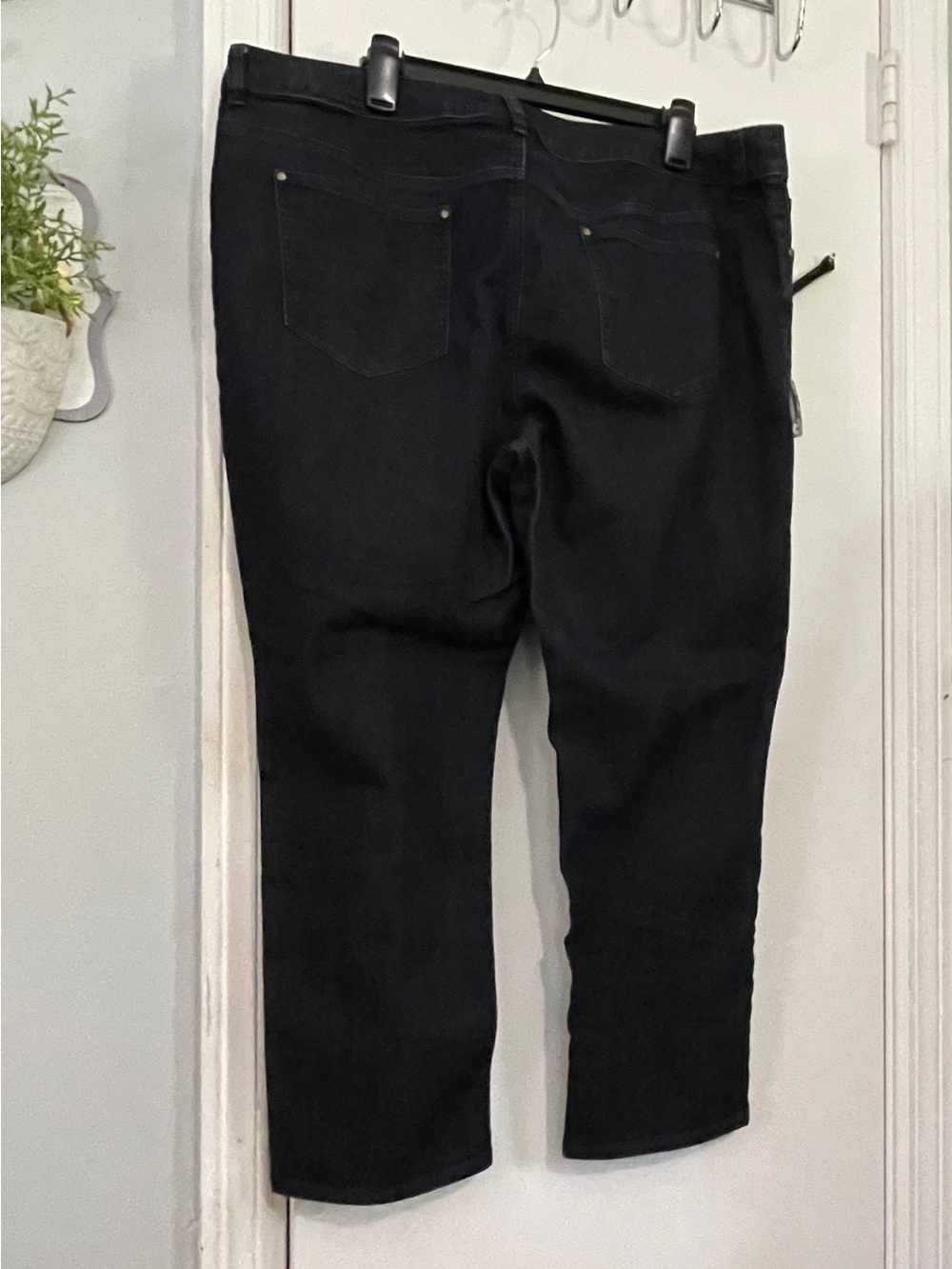 Chico's Black Ankle Cropped Jeans